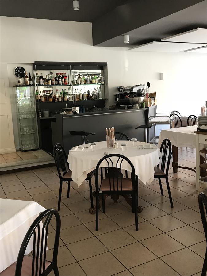 Albergo Anita Аласио Екстериор снимка