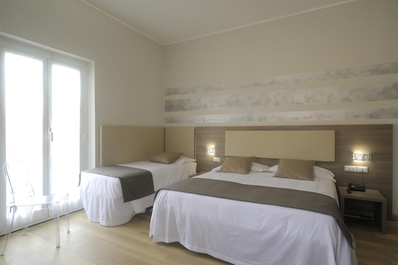 Albergo Anita Аласио Екстериор снимка